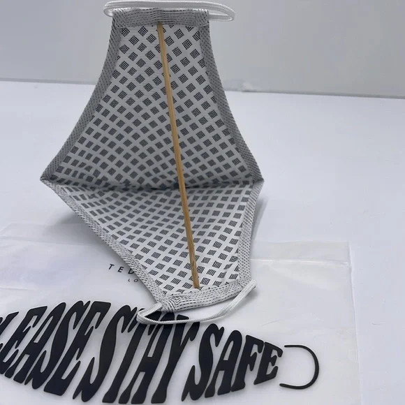 Ted Baker Gray Face Mask TED BAKER LONDON Reversible Reusable FACE MASK NWT - Picture 6 of 12